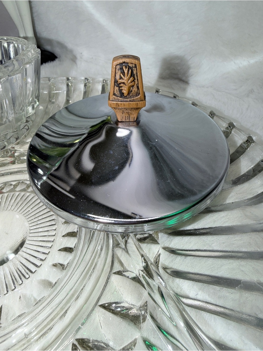 Vintage Clear Glass Covered Serving Dish with Chrome Lid & Wood Handle - Picture 4 of 4